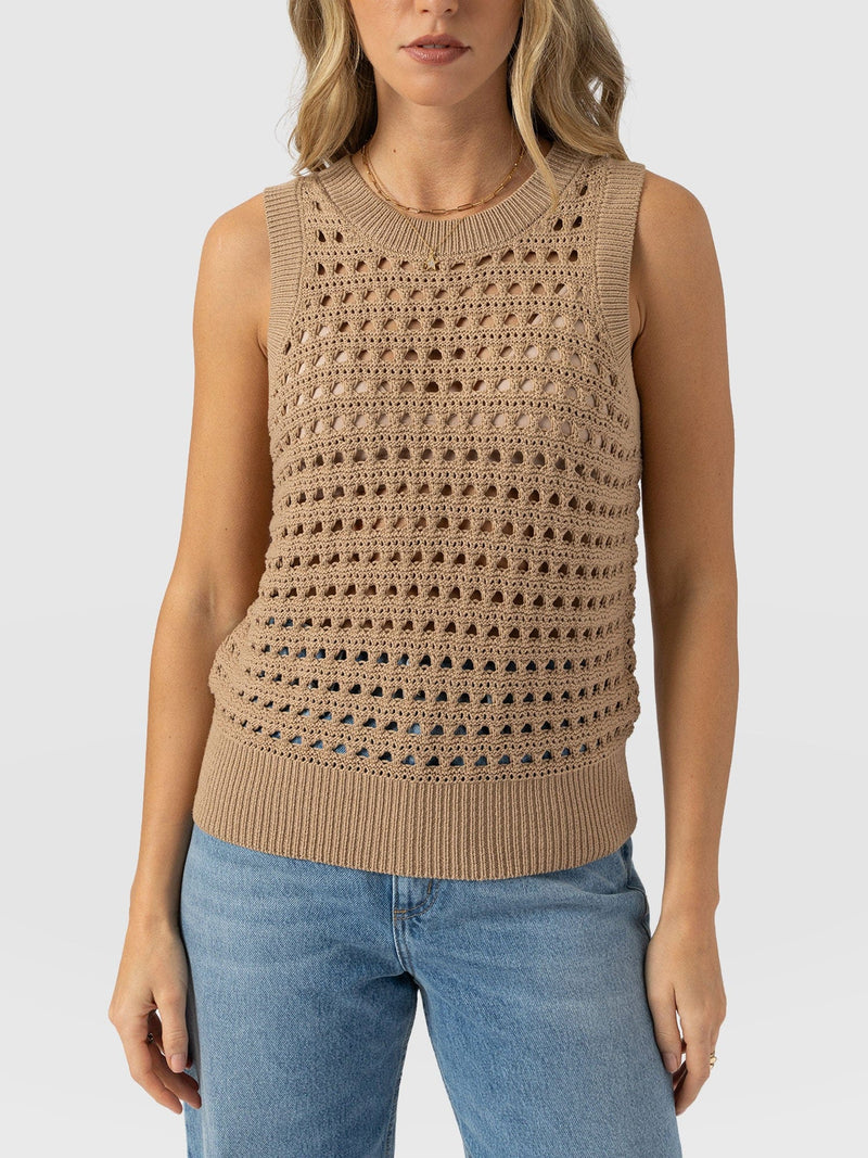Adler Sleeveless Knit Camel - Women's Vests | Saint and Sofia® EU