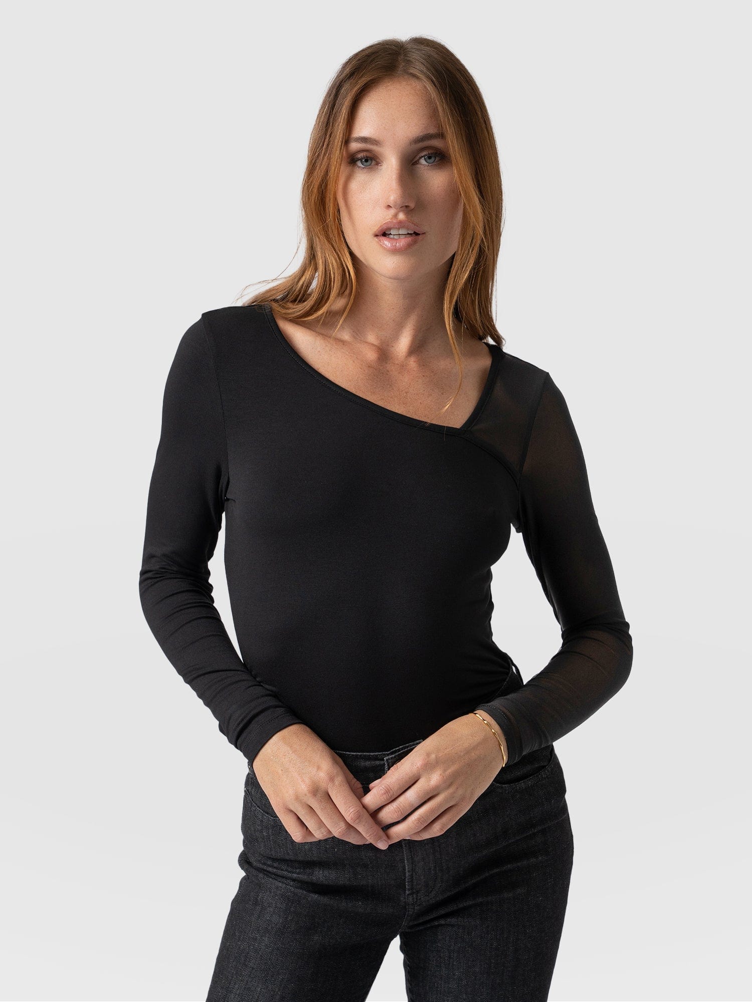 Aimee Cut Out Long Sleeve Tee Black - Women's T-Shirts | Saint + Sofia® EU