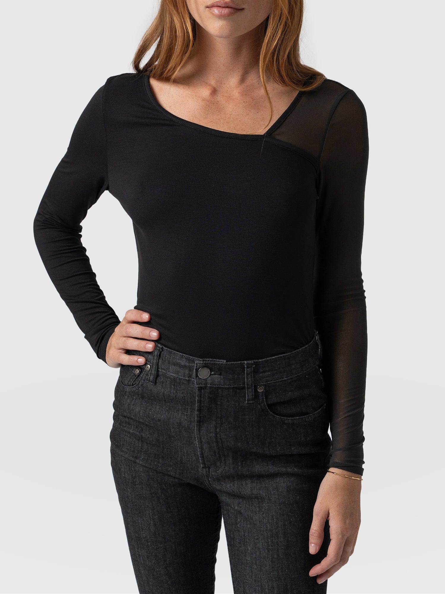 Aimee Cut Out Long Sleeve Tee Black - Women's T-Shirts | Saint + Sofia® EU