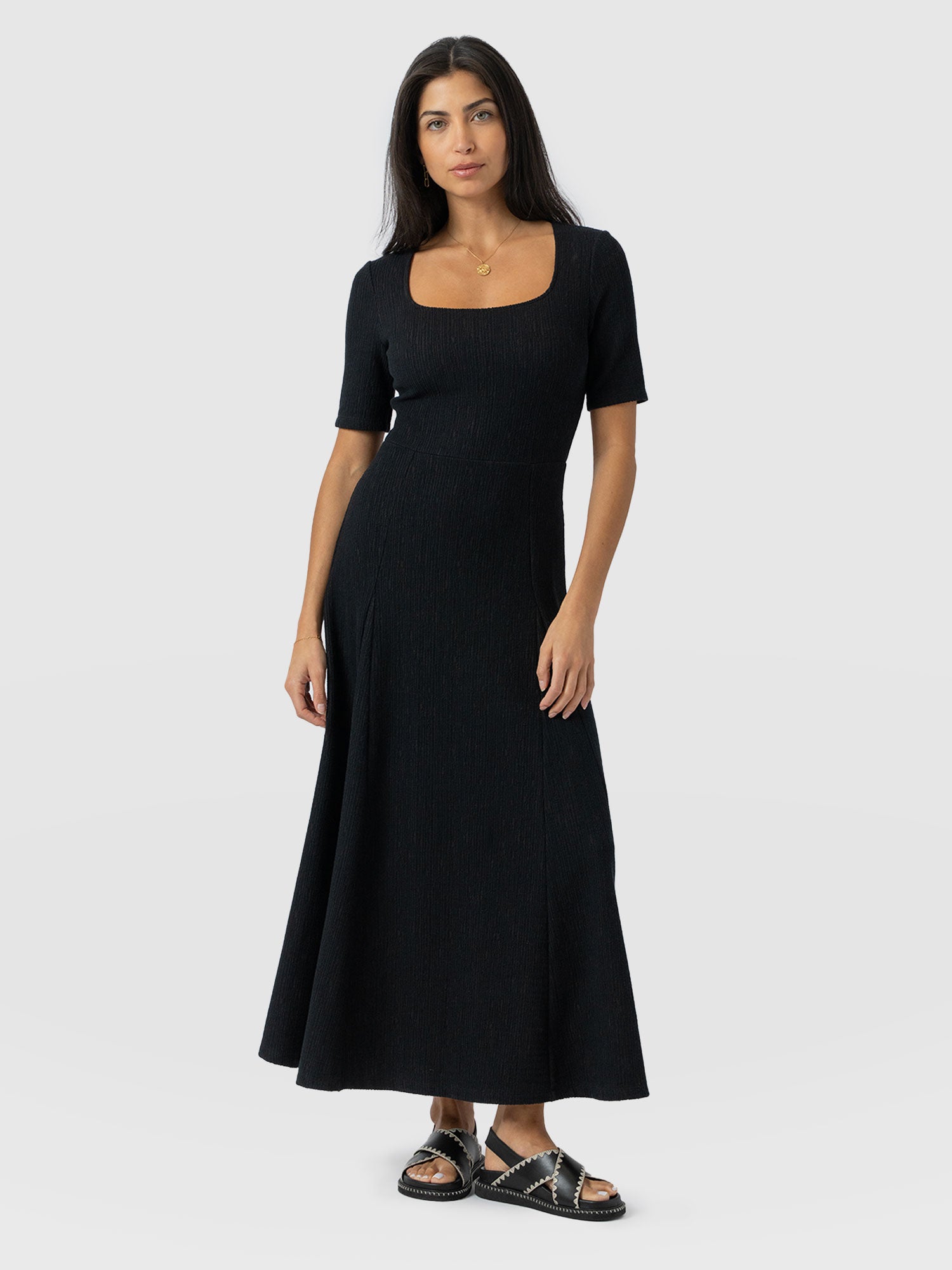 Akia Short Sleeve Dress - Black Textured - Women's Dresss | Saint + Sofia® EU