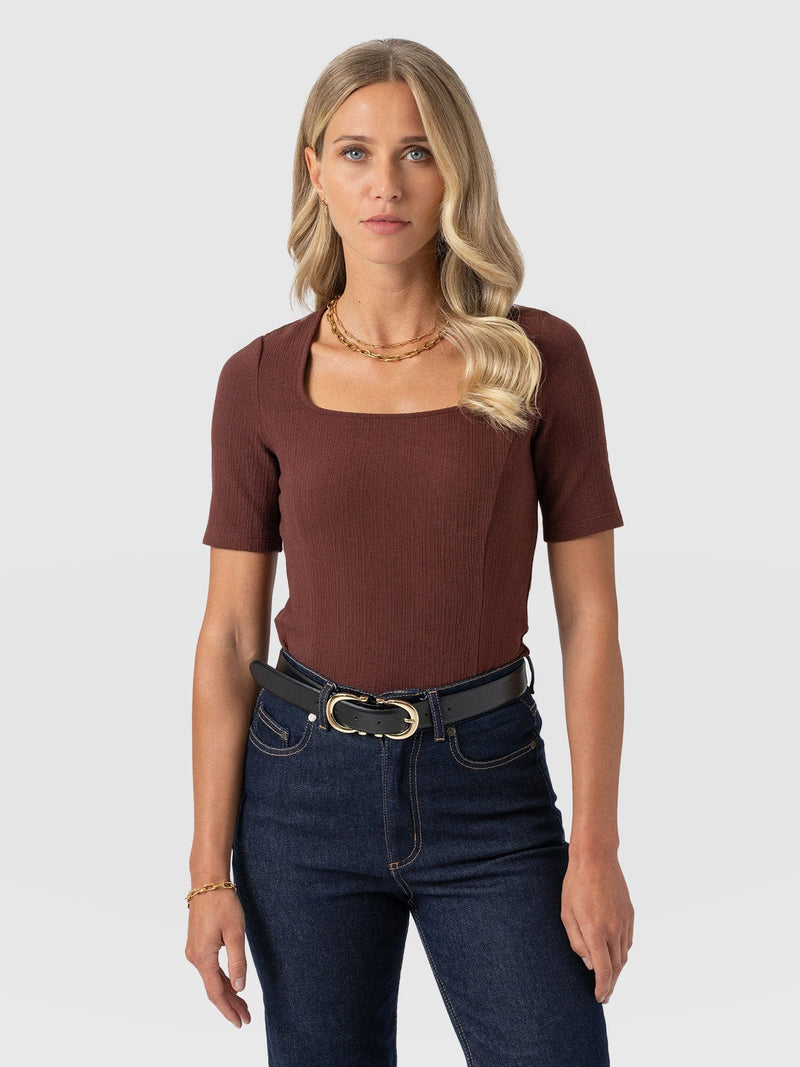 Akia Short Sleeve Tee - Maroon Textured - Women's T-shirts | Saint + Sofia® EU