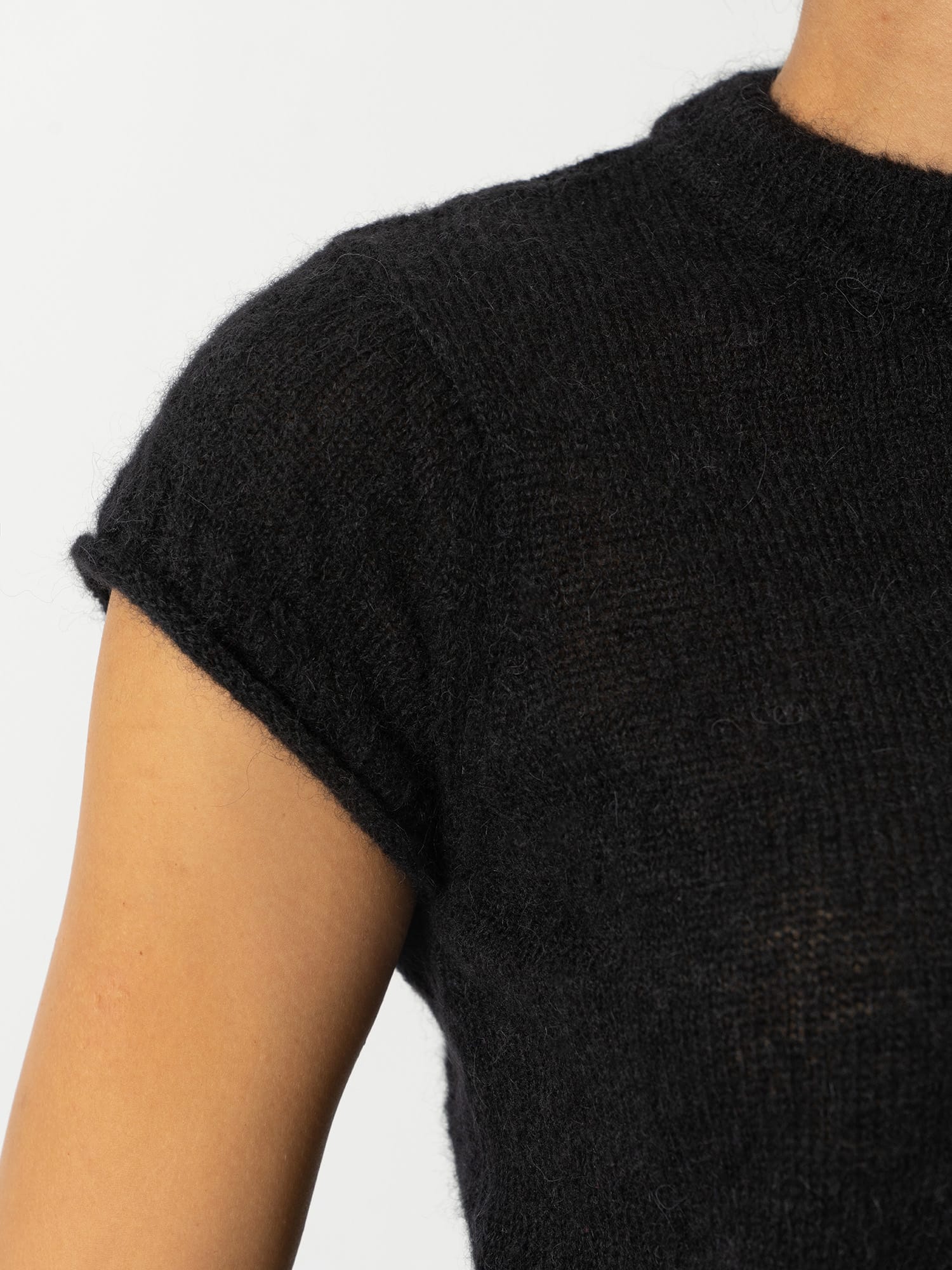 Ariella Baby Tee - Black - Women's Jumpers | Saint and Sofia® EU