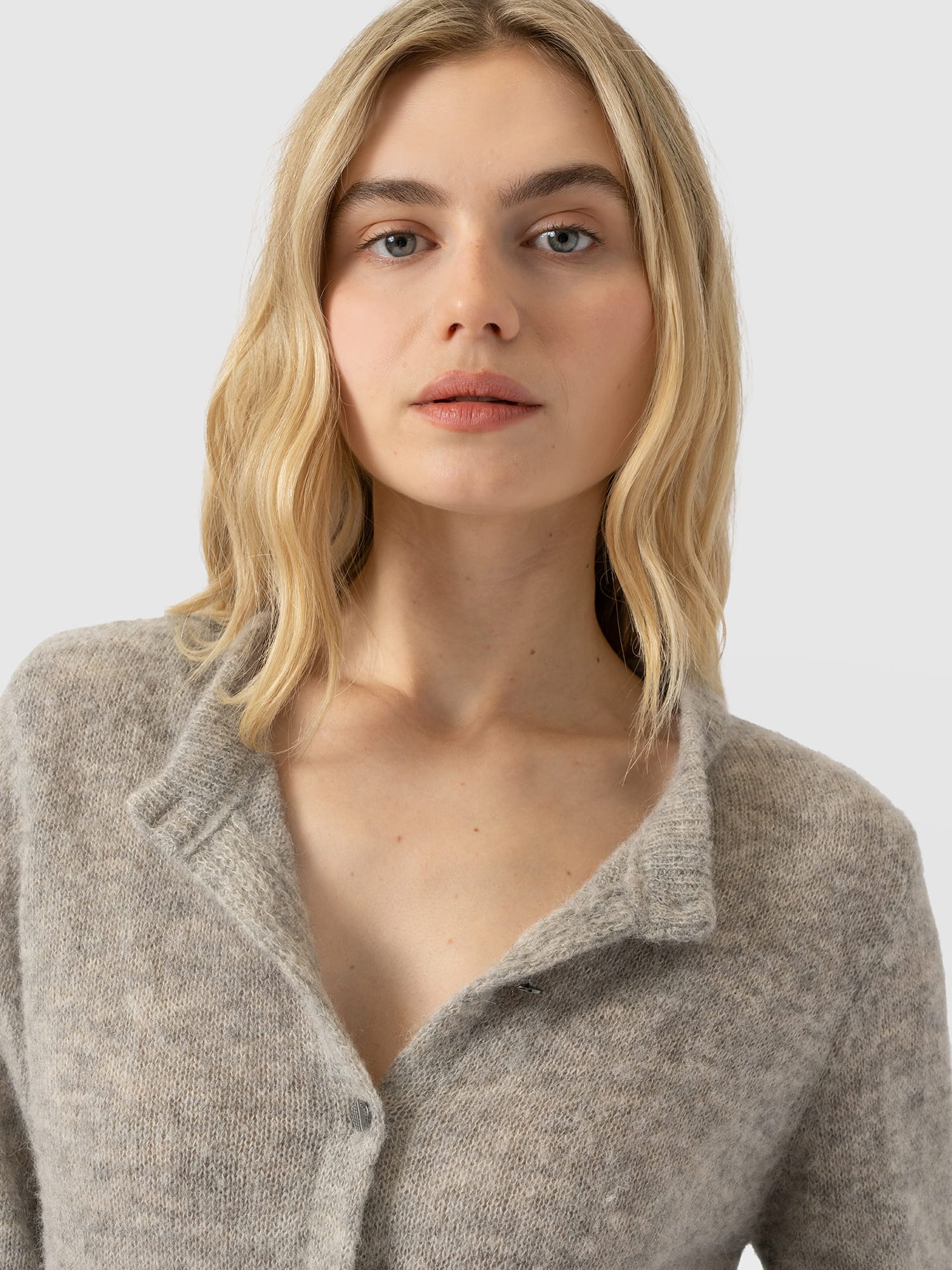 Ariella Cardigan Grey - Women's Cardigans | Saint and Sofia® EU