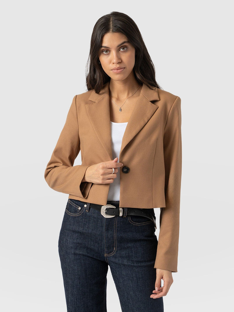 Astrid Crop Blazer Camel - Women's Blazers | Saint + Sofia® EU