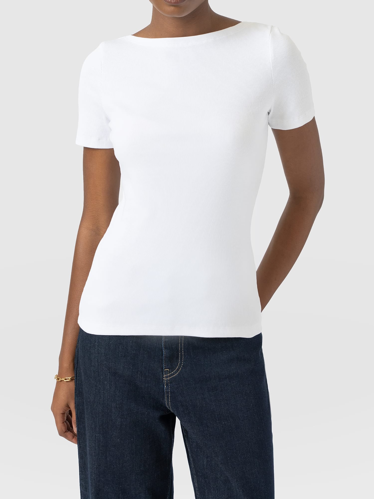 Austen Boat Neck Short Sleeve Tee - White - Women's T-shirts | Saint and Sofia® EU