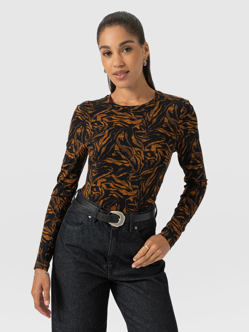 Austen Crew Neck Long Sleeve Tee - Brown Zebra - Women's T-shirts | Saint + Sofia® EU