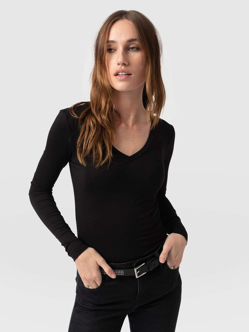 Austen V Neck Tee Black - Women's T-Shirt | Saint and Sofia® EU