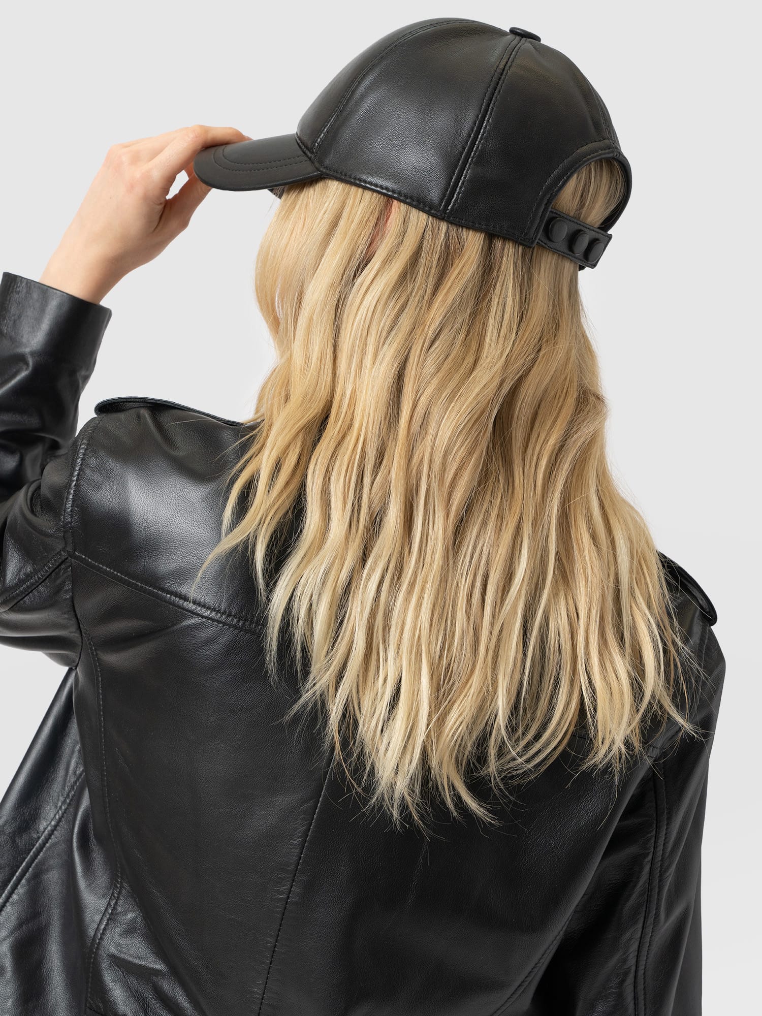 Avalon Leather Baseball Cap Black - Women's Hats | Saint and Sofia® EU