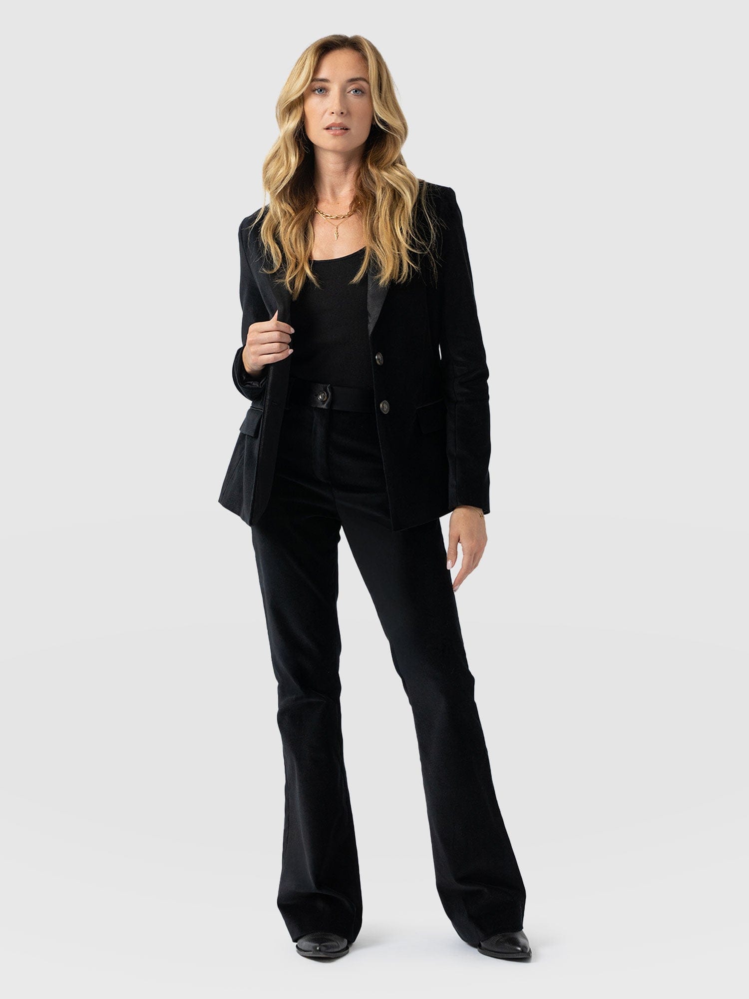 Axel Flared Pant - Black Velvet - Women's Trousers | Saint + Sofia® EU