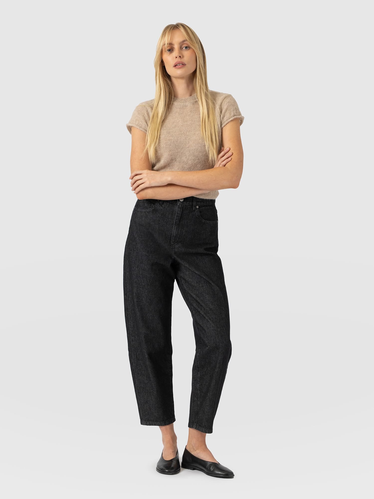 Barrel Leg Jean - Black - Women's Jeans | Saint and Sofia® EU