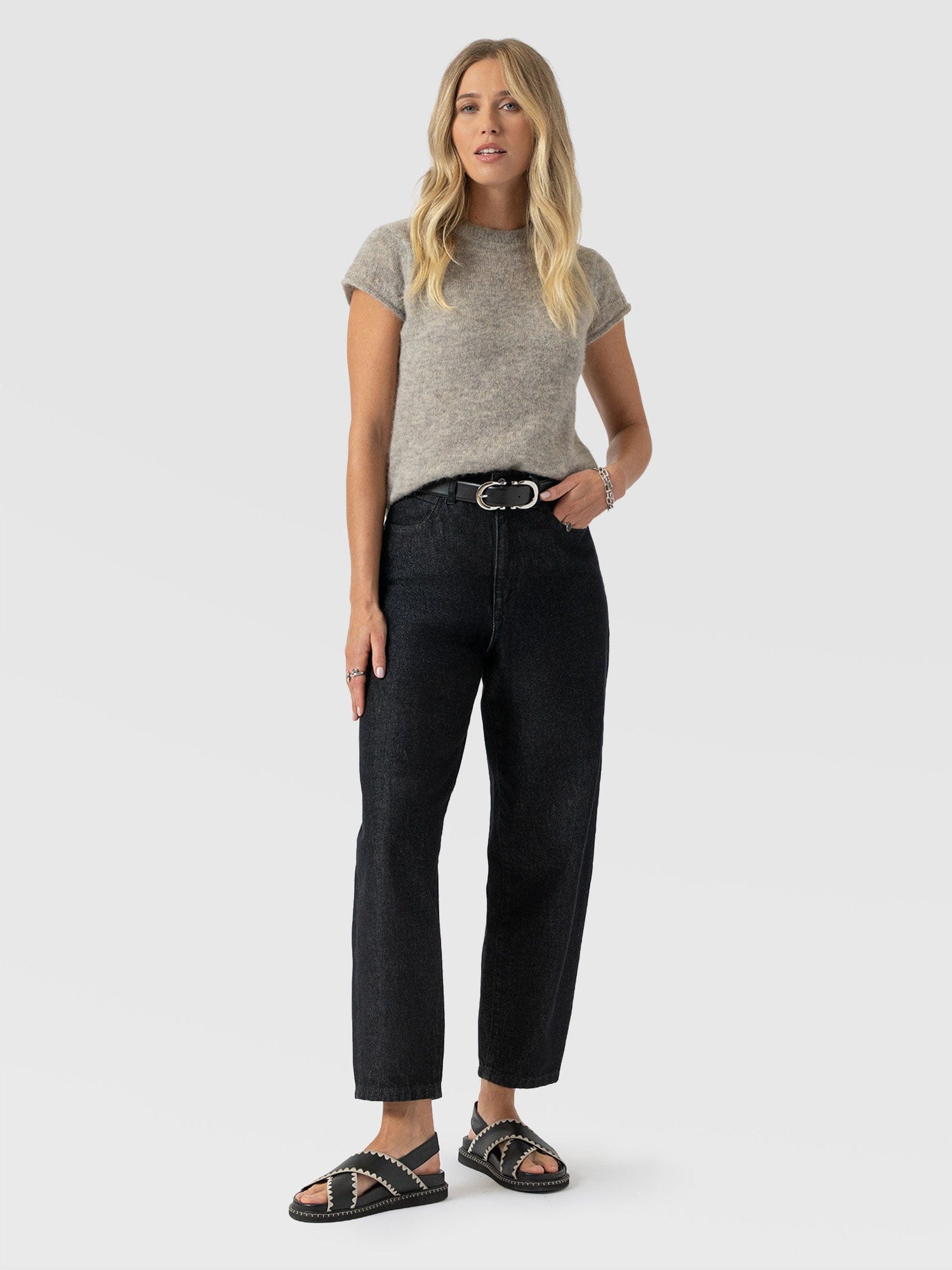 Barrel Leg Jean - Black - Women's Jeans | Saint + Sofia® EU