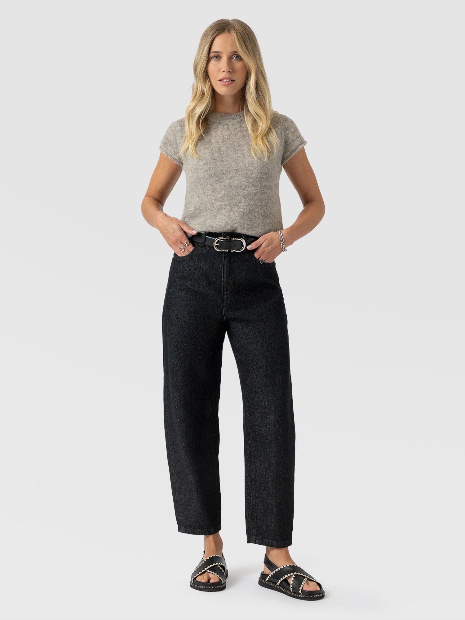 Barrel Leg Jean - Black - Women's Jeans | Saint + Sofia® EU