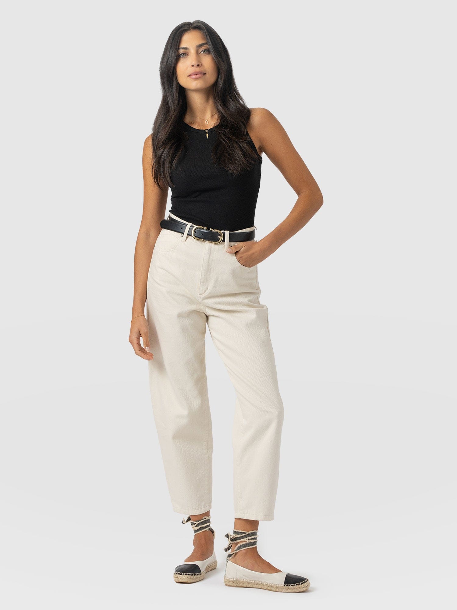 Barrel Leg Jean - Cream - Women's Denims | Saint + Sofia® EU