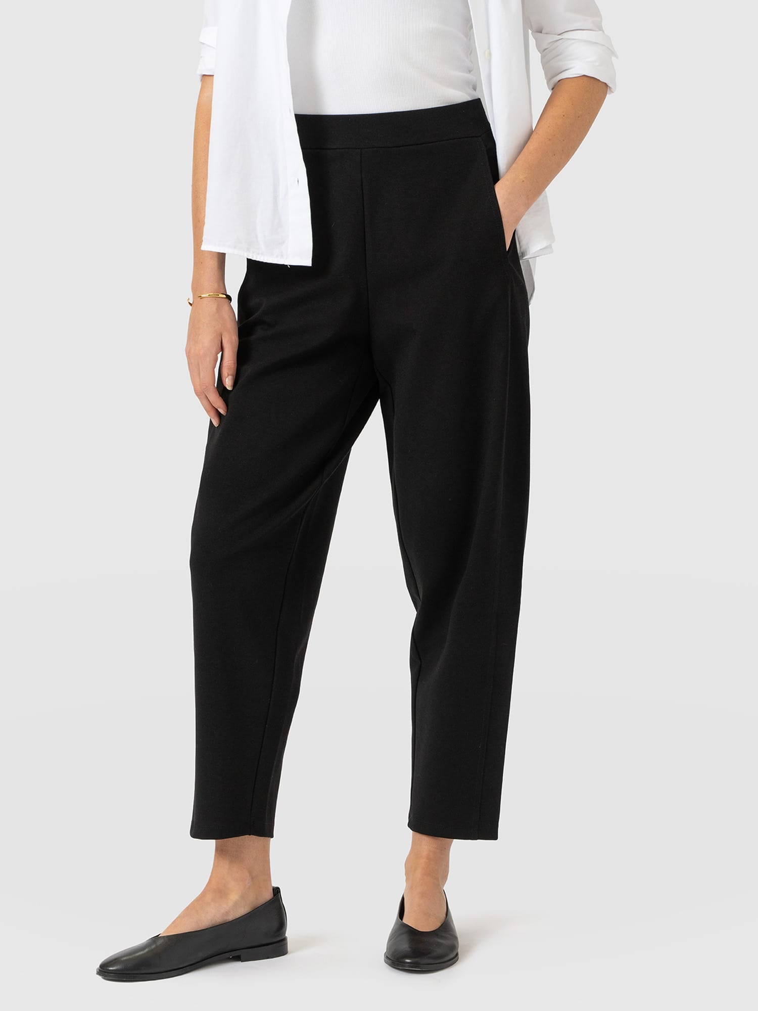 Barrel Leg Jersey Pant - Black - Women's Trousers | Saint and Sofia® EU
