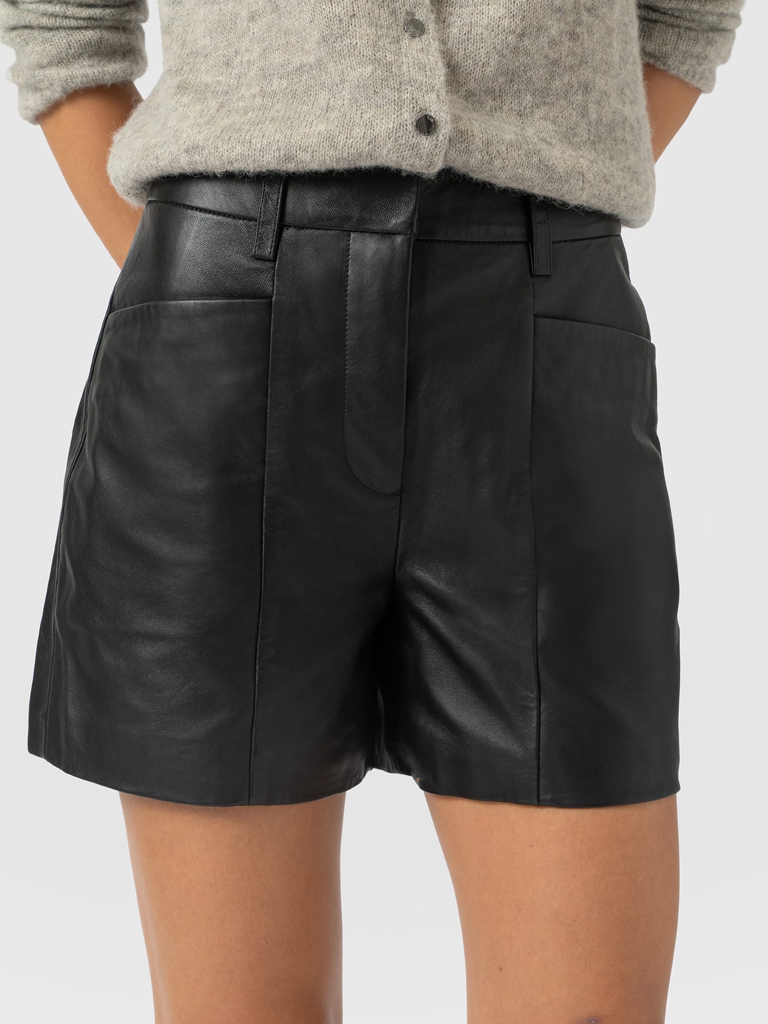 Bonham Leather Short Black - Women's Shorts | Saint and Sofia® EU