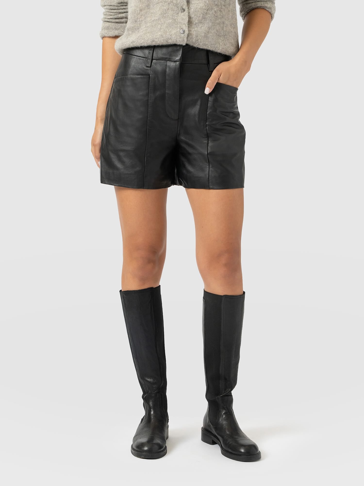 Bonham Leather Short Black - Women's Shorts | Saint and Sofia® EU