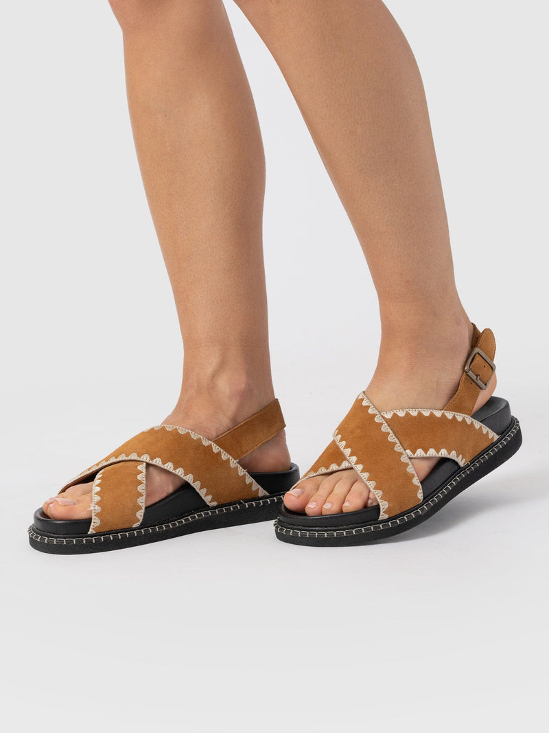 Bonnie Cross Over Sandals - Tan - Women's Shoes | Saint + Sofia® EU