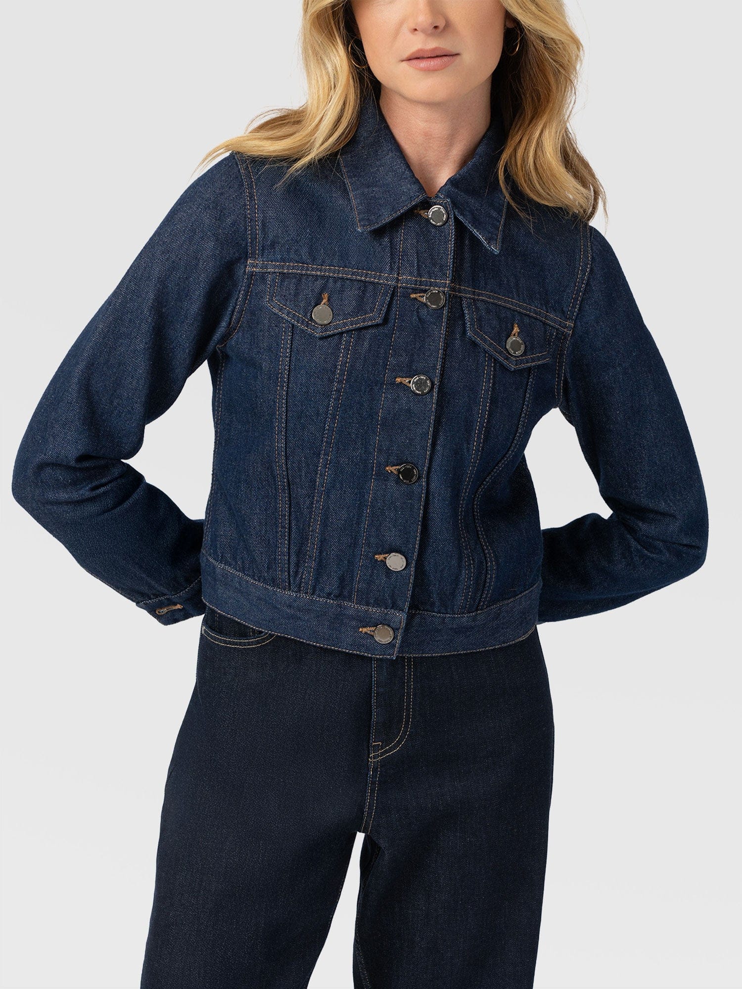 Bowie Denim Jacket - Indigo Blue - Women's Jackets | Saint + Sofia® EU
