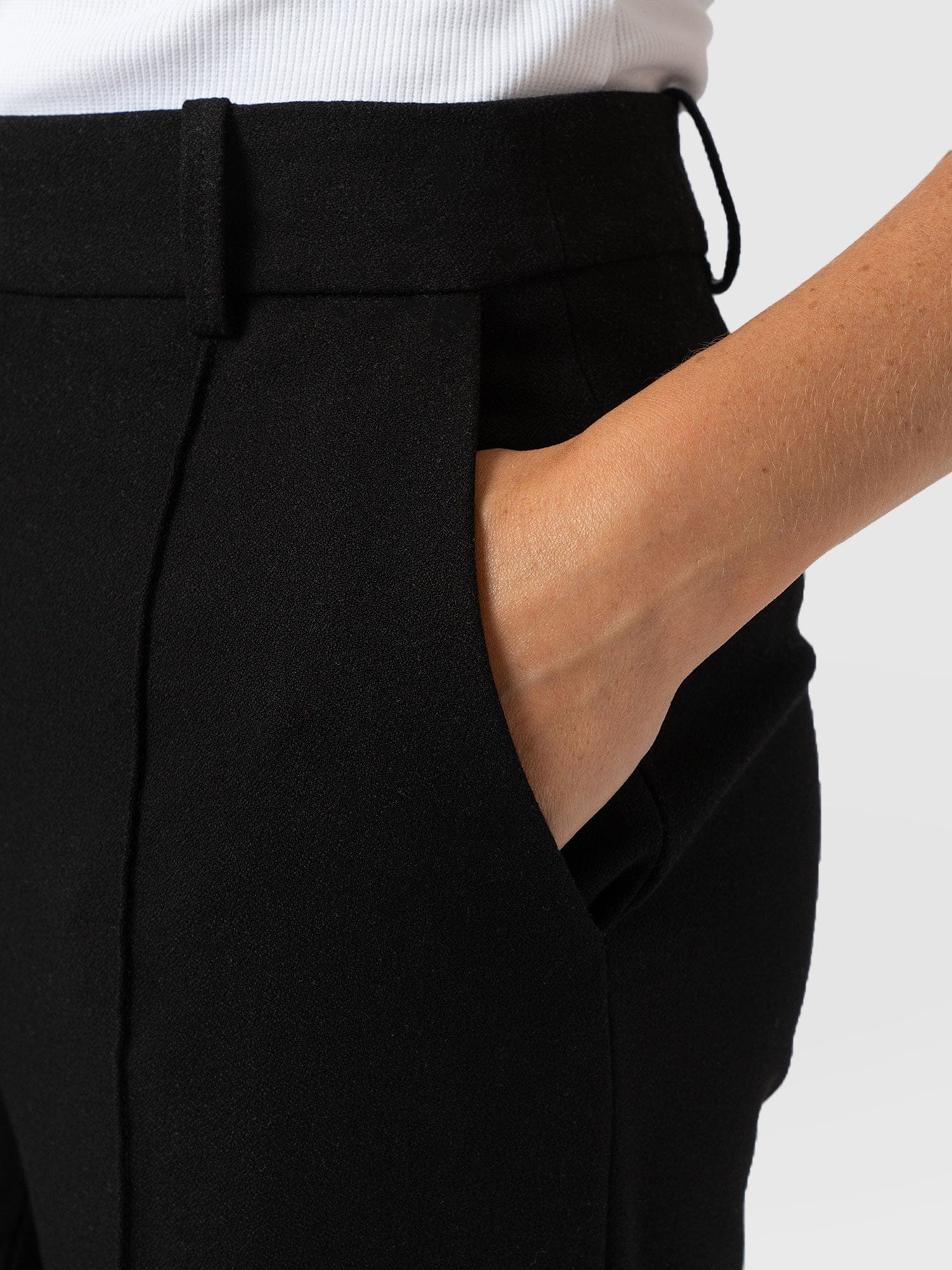 Cambridge Tailored Wide Leg Pant Black - Women's Trousers | Saint + Sofia® EU