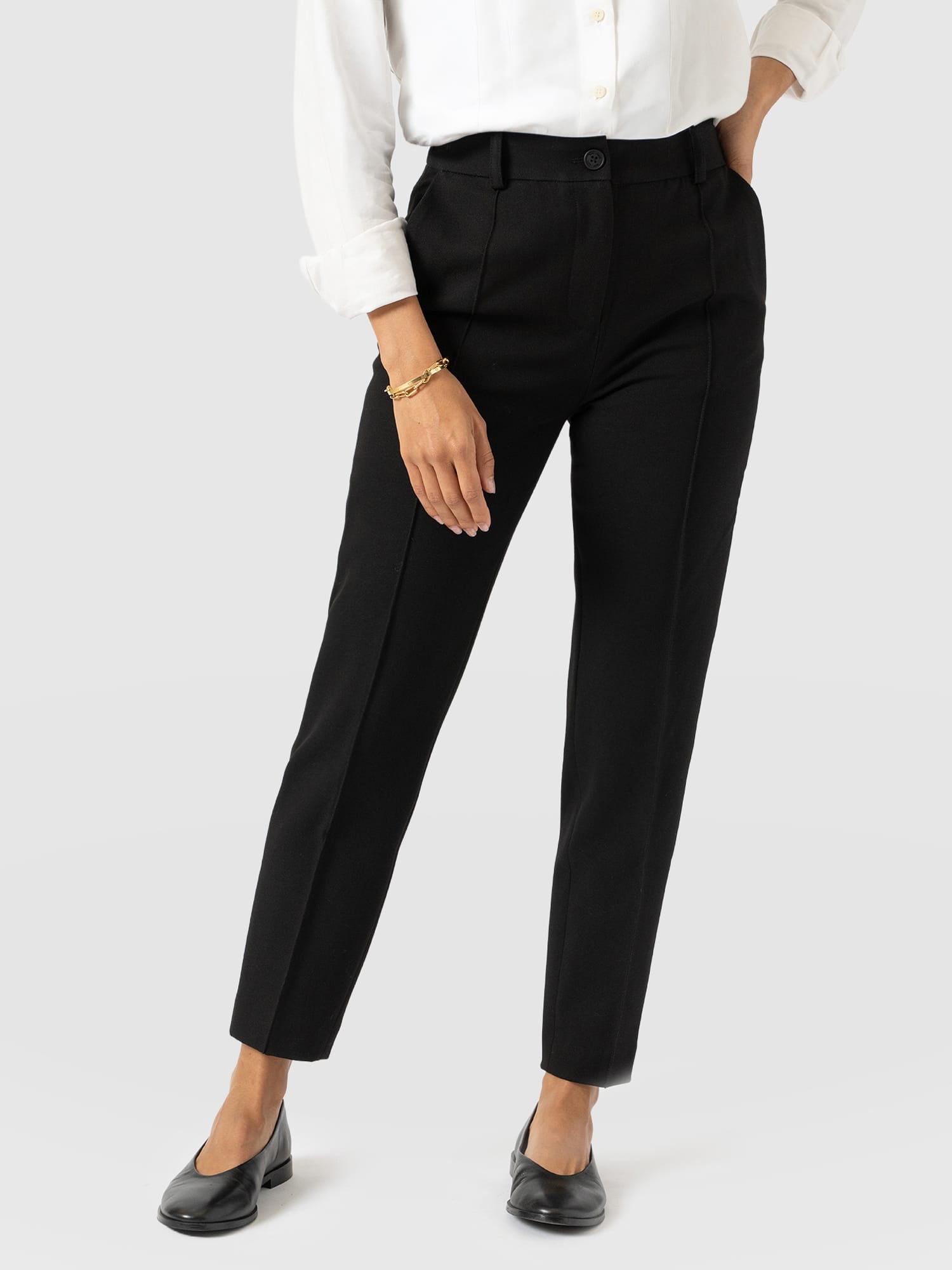 Cambridge Tapered Pant - Black - Women's Trouserss | Saint and Sofia® EU