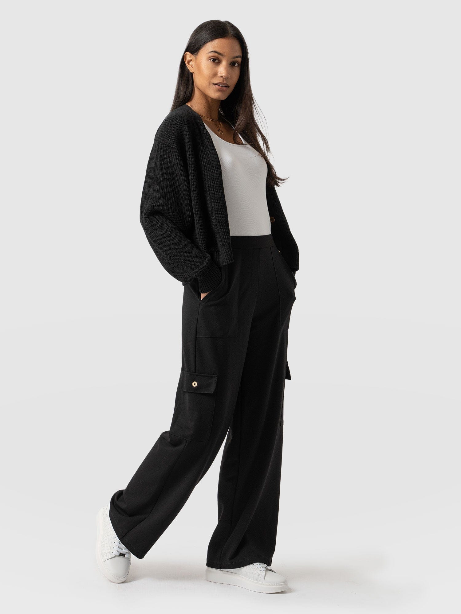 Cargo Chelsea Wide Leg Pant Black - Women's Trousers | Saint + Sofia® EU