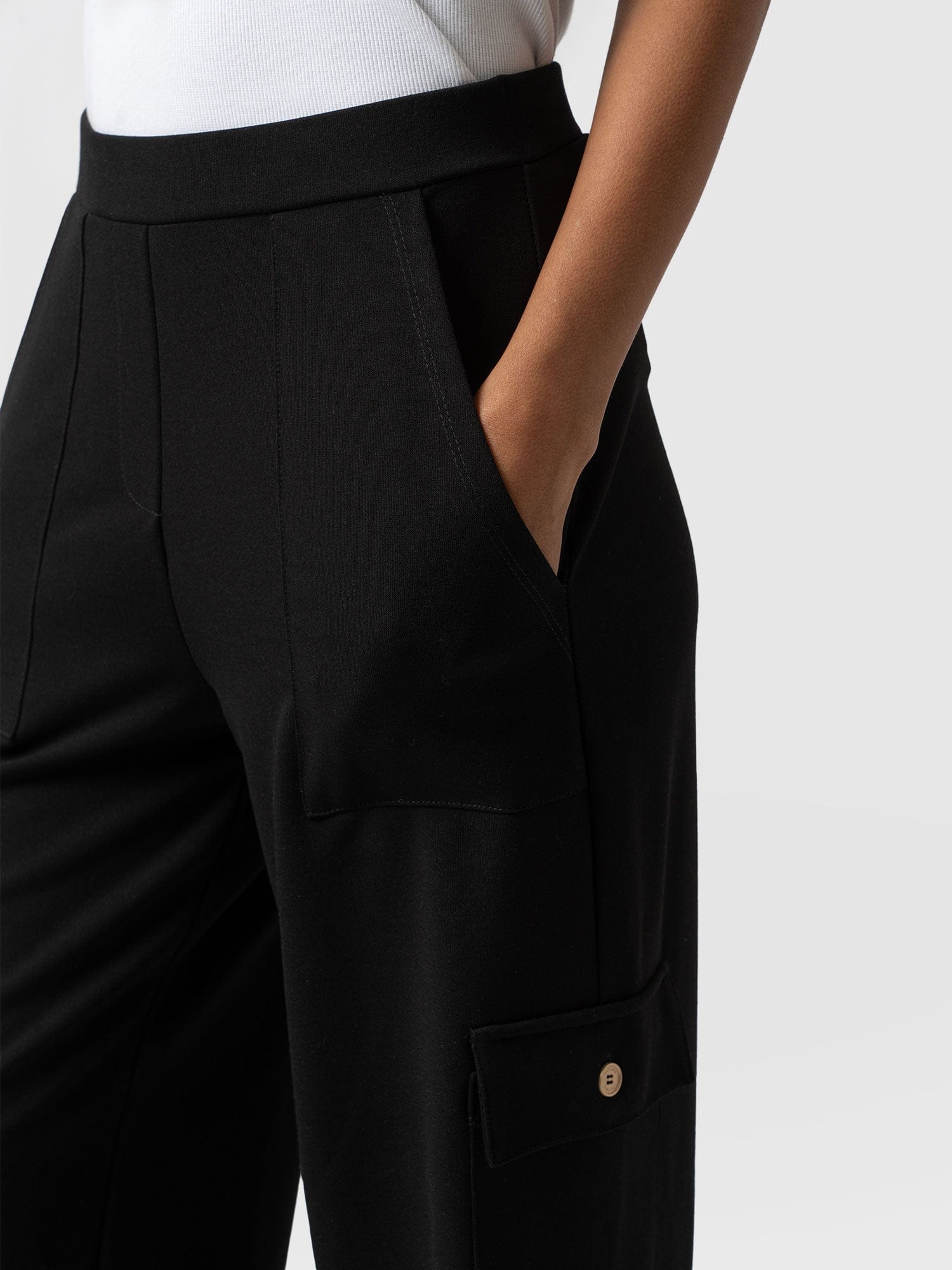 Cargo Chelsea Wide Leg Pant Black - Women's Trousers | Saint + Sofia® EU