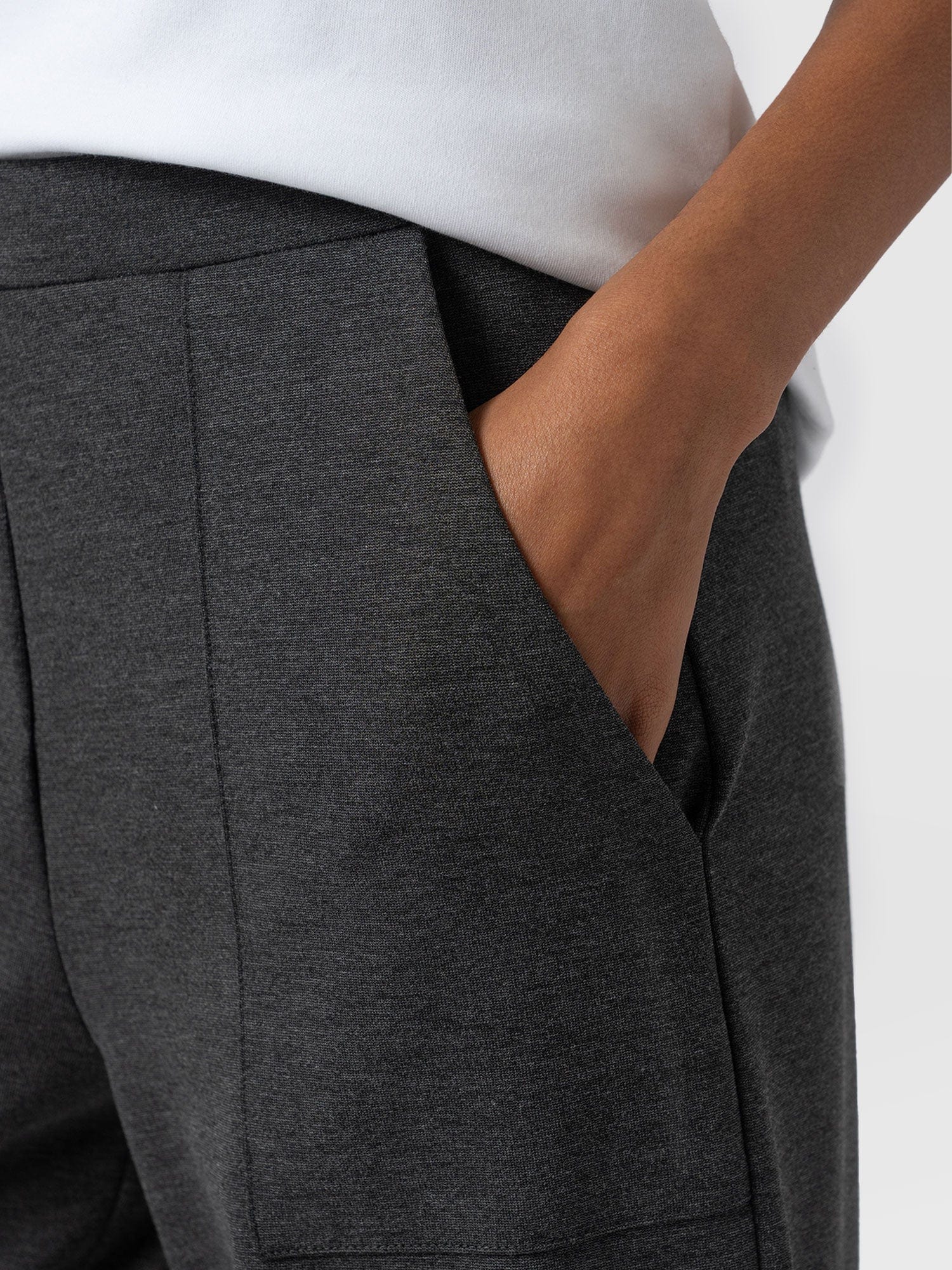 Cargo Chelsea Wide Leg Pant Charcoal - Women's Trousers | Saint + Sofia® EU