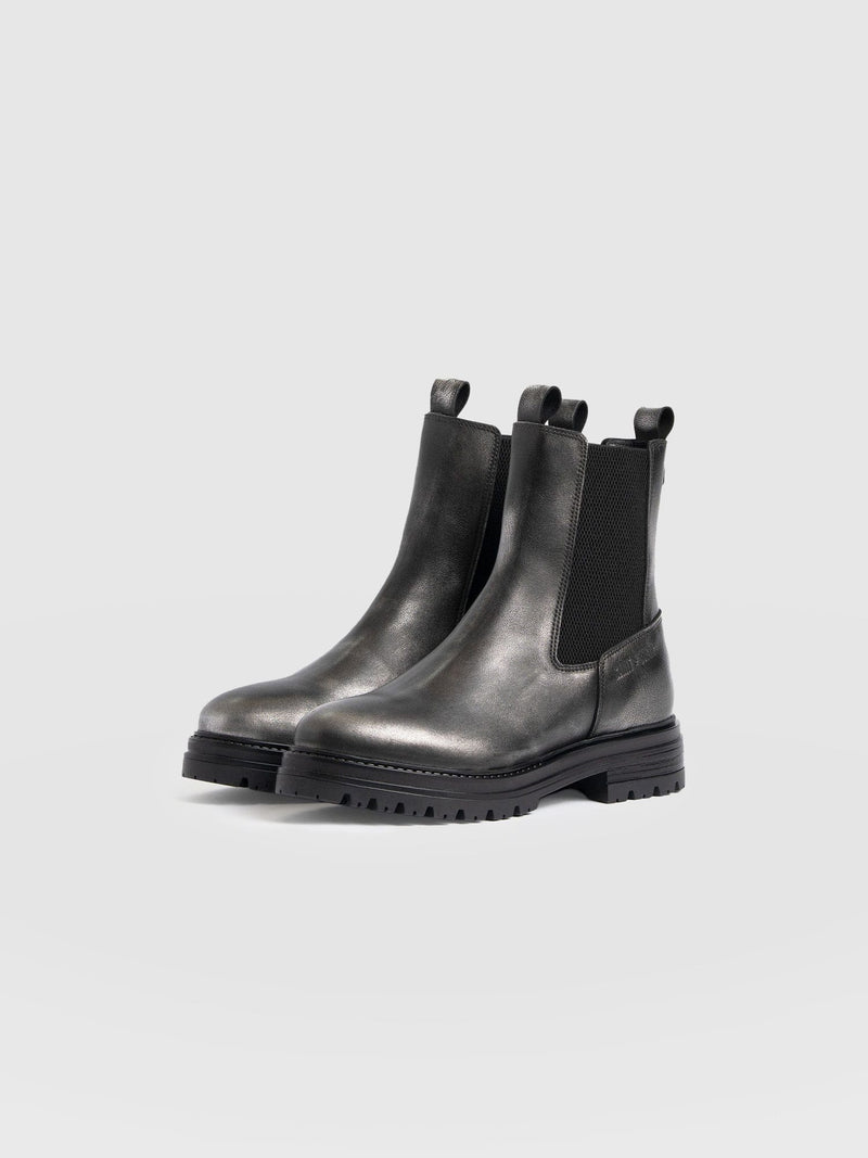 Carnaby Chelsea Boot - Gunmetal - Women's Shoes | Saint + Sofia® EU