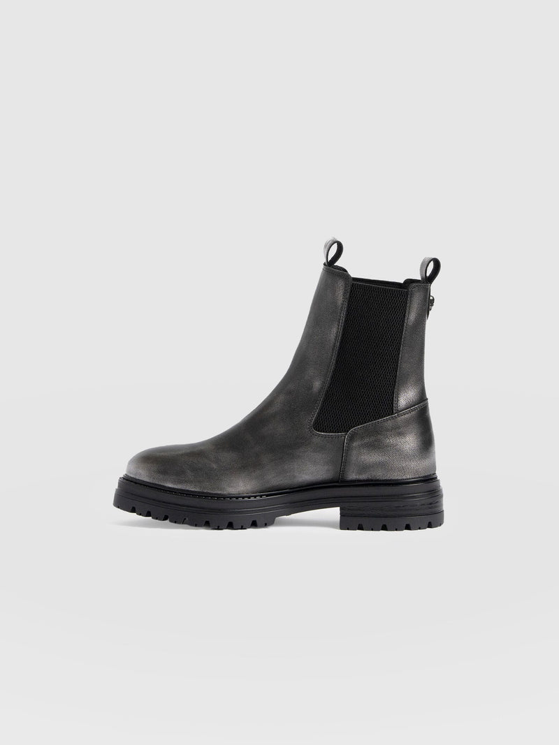 Carnaby Chelsea Boot - Gunmetal - Women's Shoes | Saint + Sofia® EU