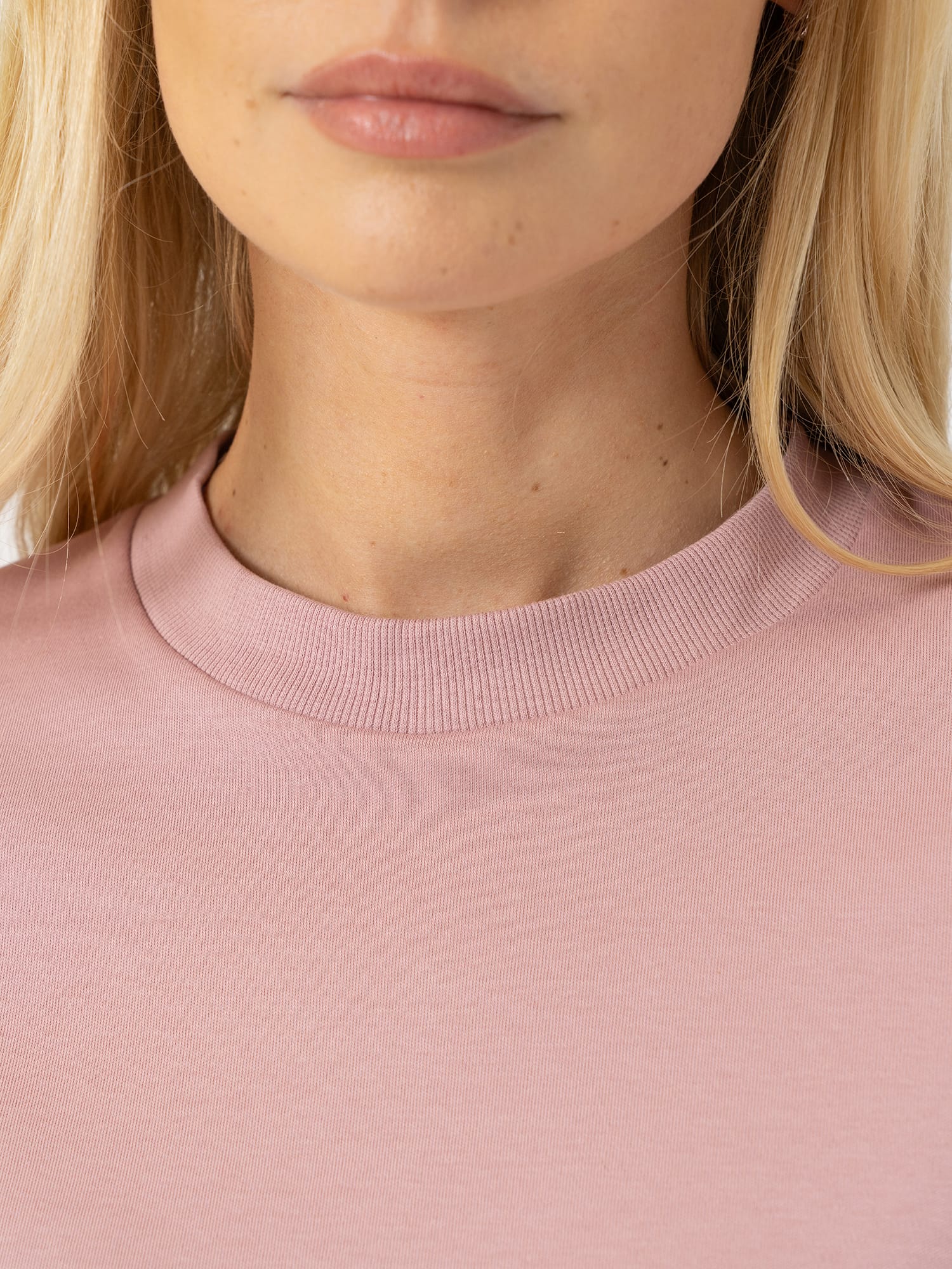 Chelsea Crew Neck Tee - Dusty Pink - Women's T-shirts | Saint and Sofia® EU
