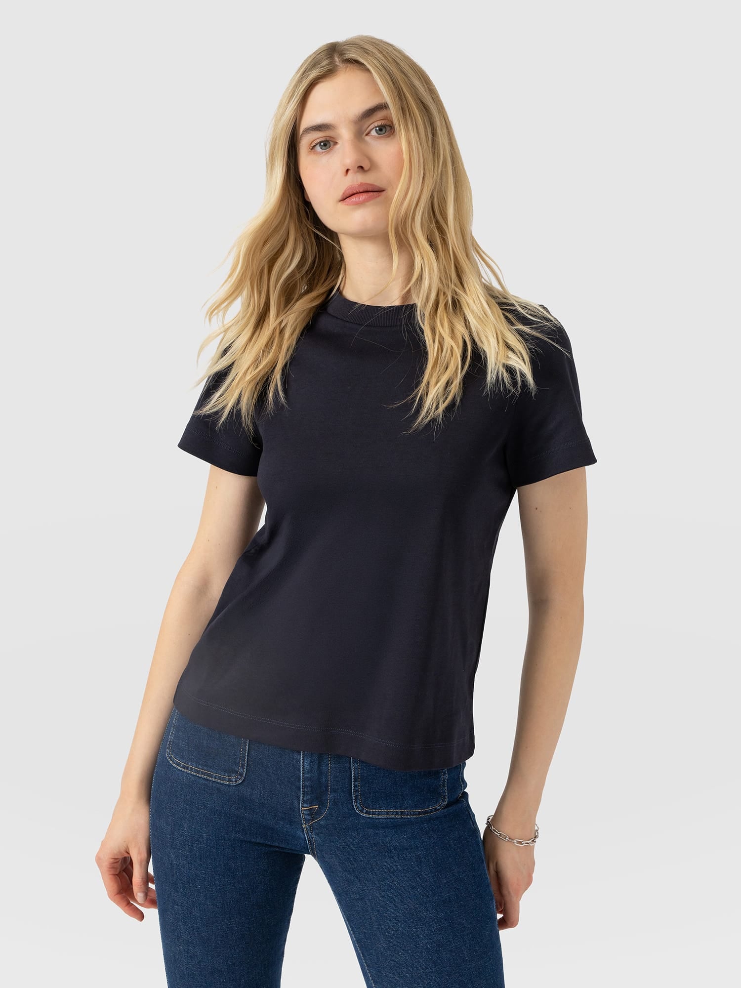 Chelsea Crew Neck Tee - Navy - Women's T-shirts | Saint and Sofia® EU