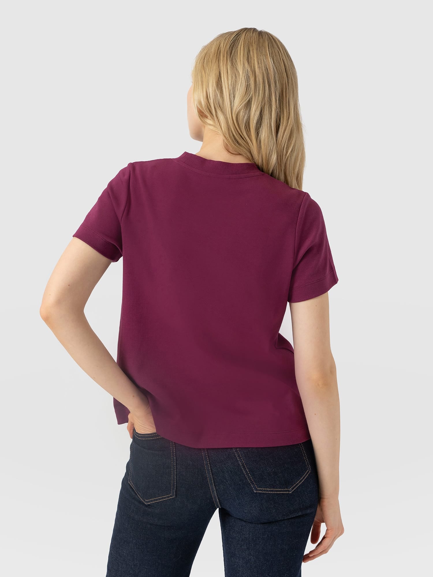 Chelsea Crew Neck Tee - Plum - Women's T-shirts | Saint and Sofia® EU