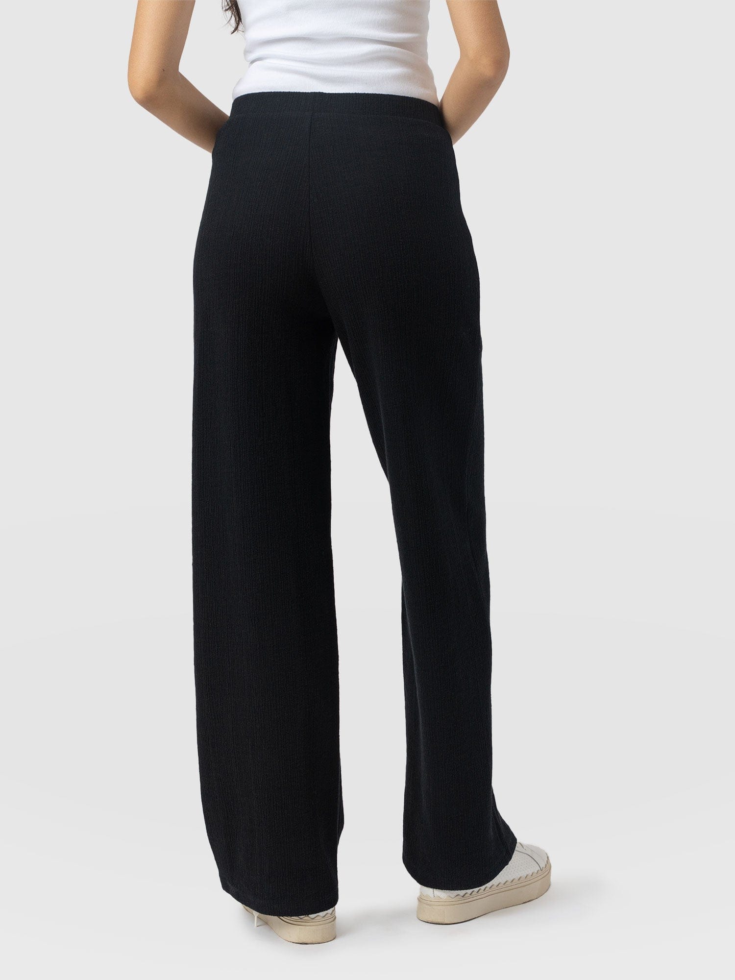 Chelsea Pant - Black Textured - Women's Trousers | Saint + Sofia® EU