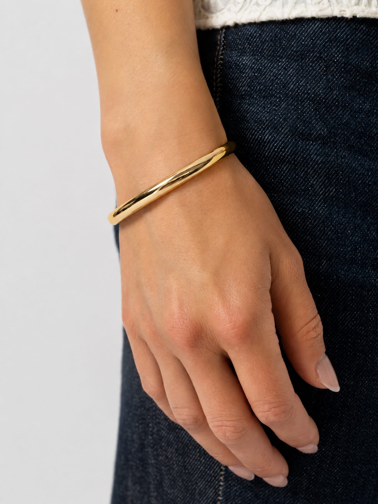 Classic Bangle - Gold - Women's Jewellers | Saint and Sofia® EU