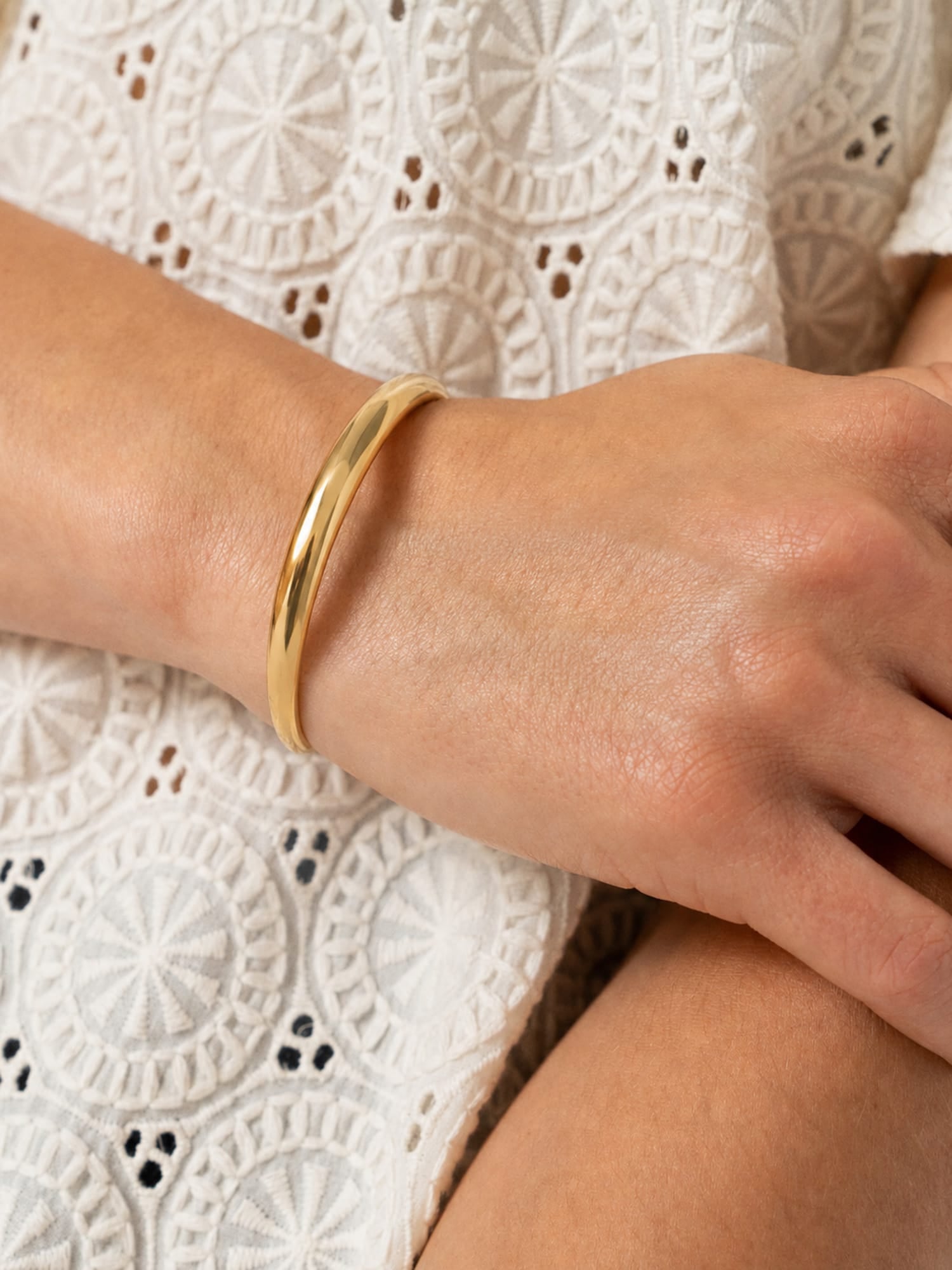 Classic Bangle - Gold - Women's Jewellers | Saint and Sofia® EU