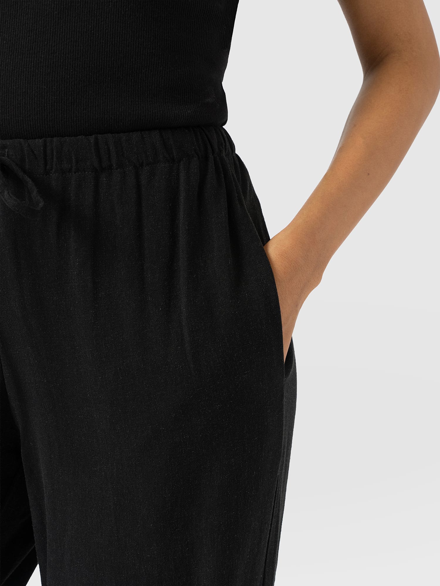 Corinne Pant Black - Women's Trousers | Saint + Sofia® EU