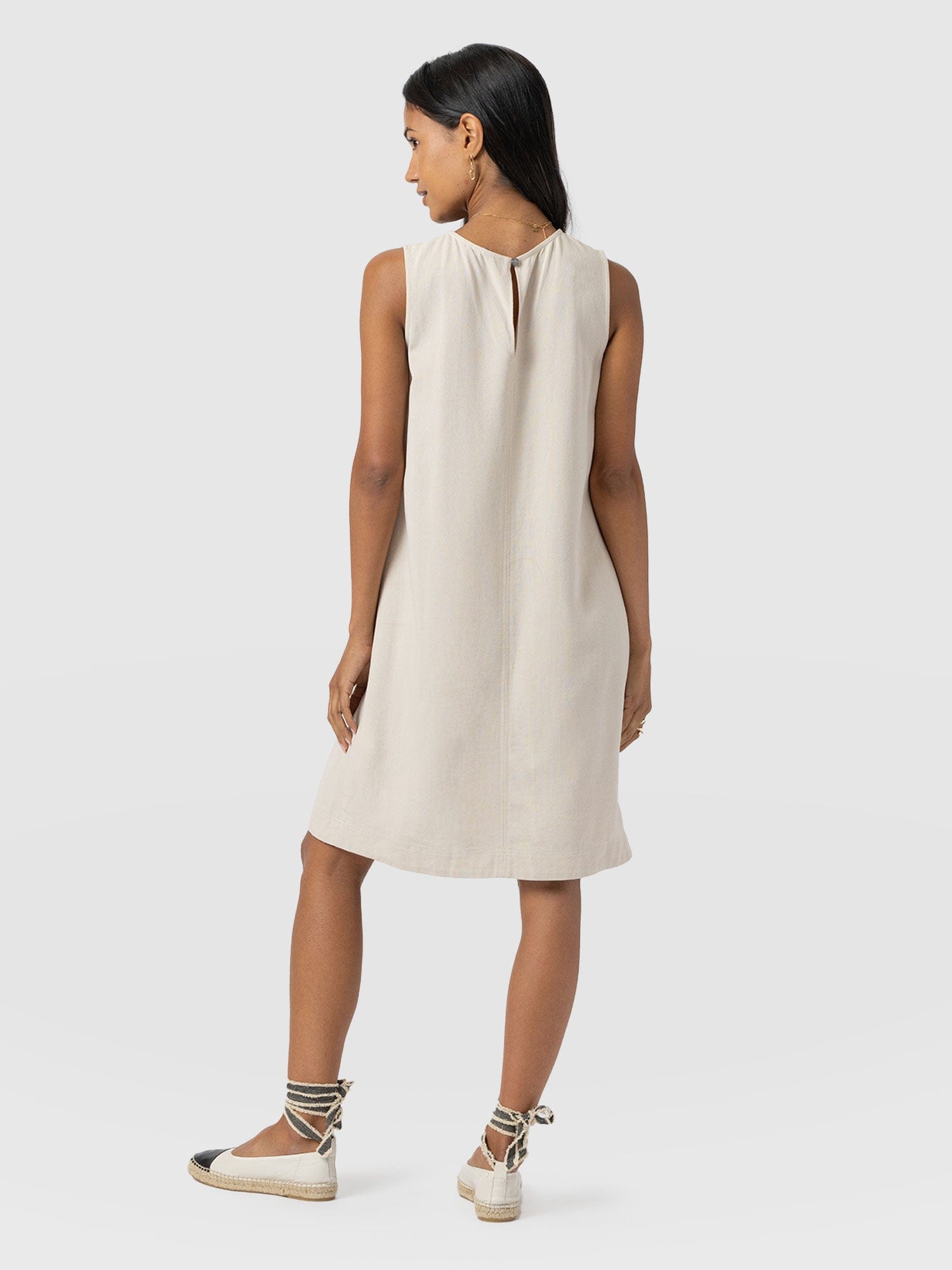 Corinne Shift Dress - Oatmeal - Women's Dresses | Saint + Sofia® EU
