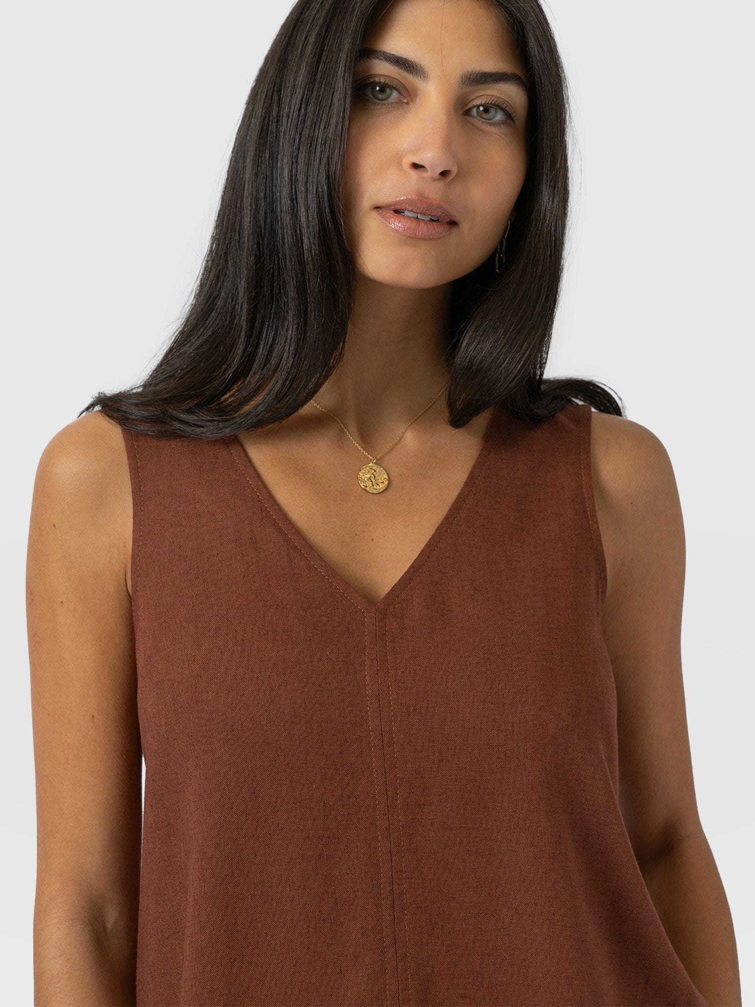 Corinne Linen V Neck Tunic - Russet Brown - Women's Tops | Saint + Sofia® EU