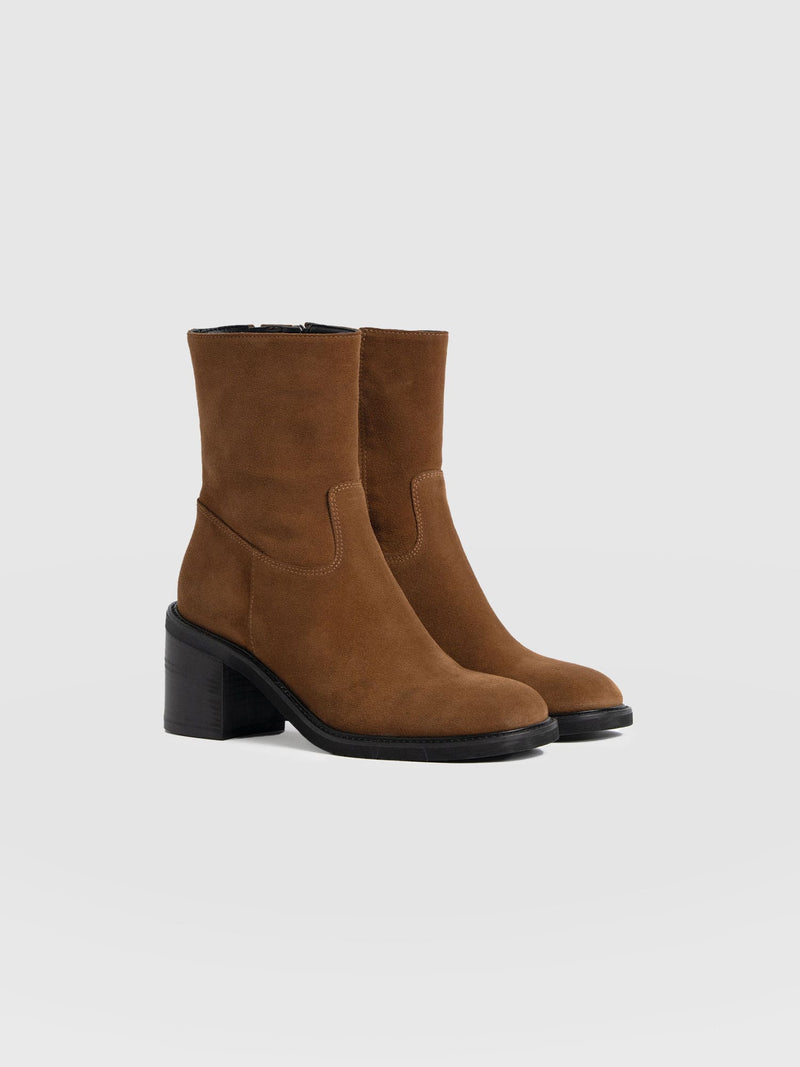 Dakota Ankle Boot - Camel Suede - Women's Shoes | Saint + Sofia® EU