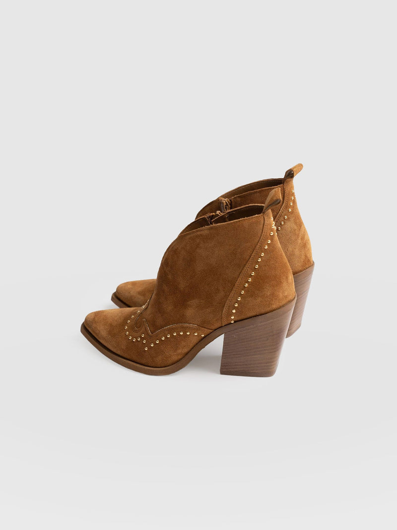 Dallas Studded Ankle Boot Tan - Women's Leather Boots | Saint + Sofia® EU