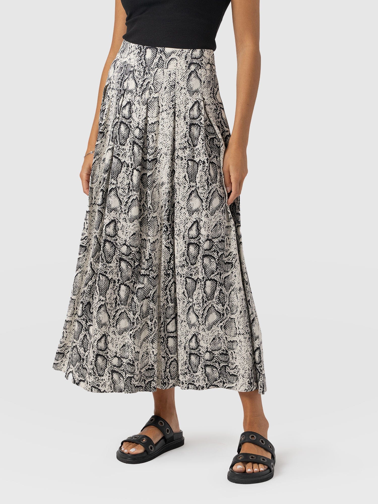 Eliza Pleated Skirt Cream Snake - Women's Skirts | Saint + Sofia® EU