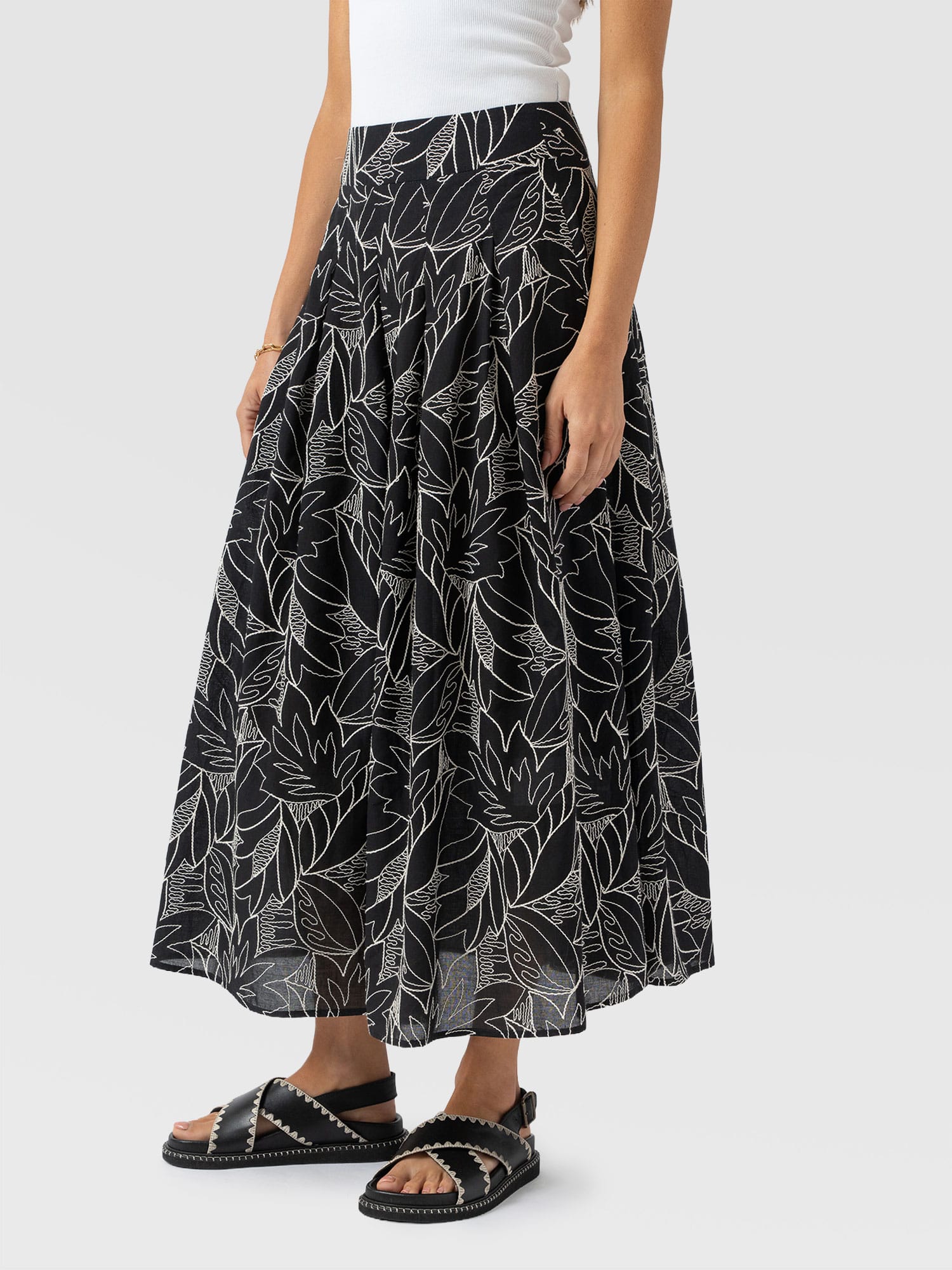 Eliza Skirt - Black Embroidered - Women's Skirts | Saint + Sofia® EU