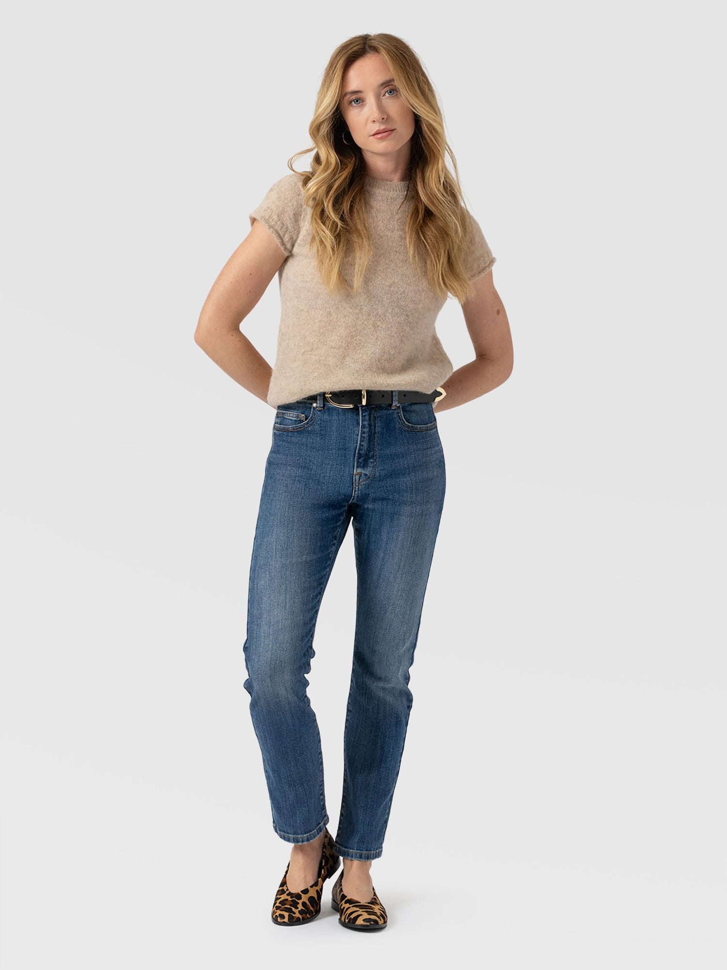 Emma Straight Leg Jeans Mid Blue - Women's Jeans | Saint + Sofia® EU