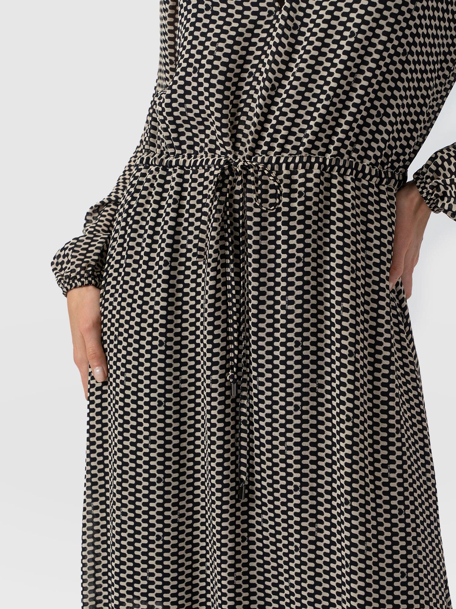 Evelyn High Low Dress Monochrome Wave - Women's Dresses | Saint + Sofia® EU
