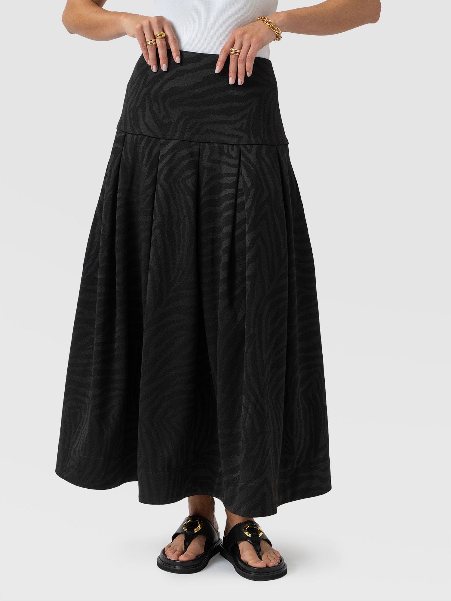 Everly Pleated Skirt Black Zebra - Women's Skirts | Saint and Sofia® EU