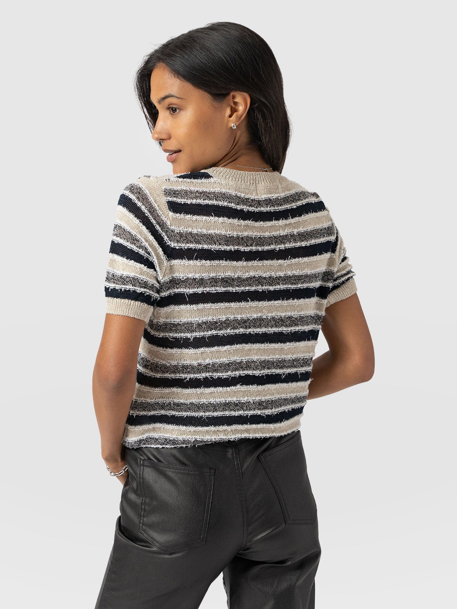 Fearne Knit Tee Blue Stripe - Women's Knitwear | Saint + Sofia® EU