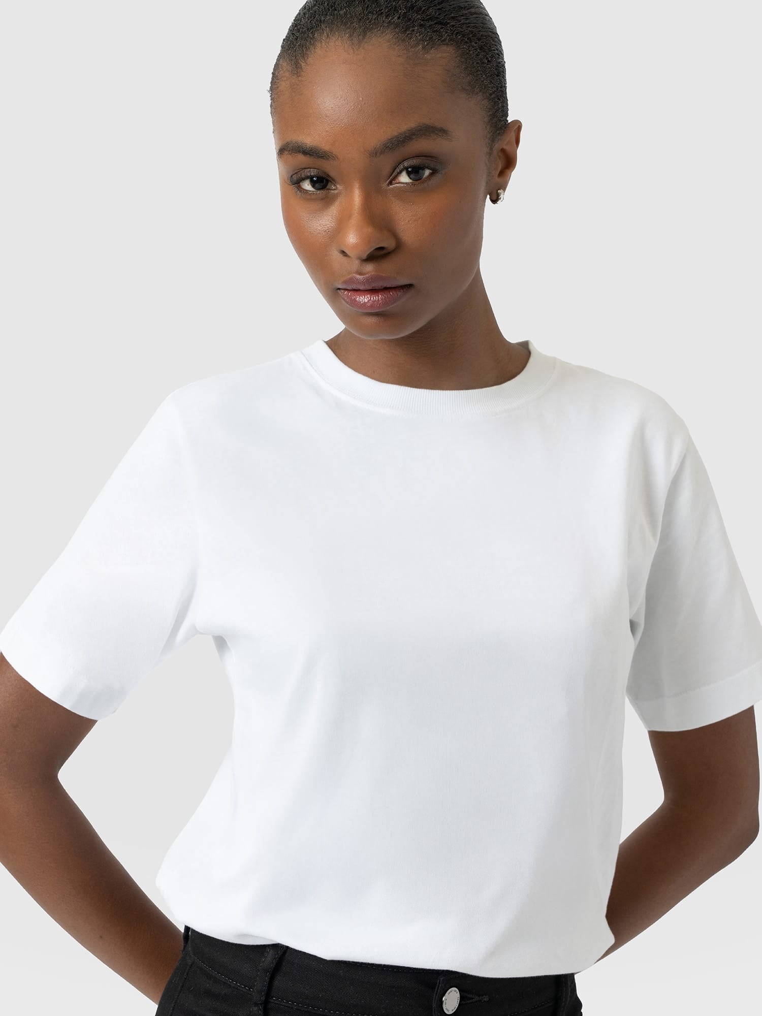 Finsbury Crew Neck Tee White - Women's T-Shirts | Saint and Sofia® EU