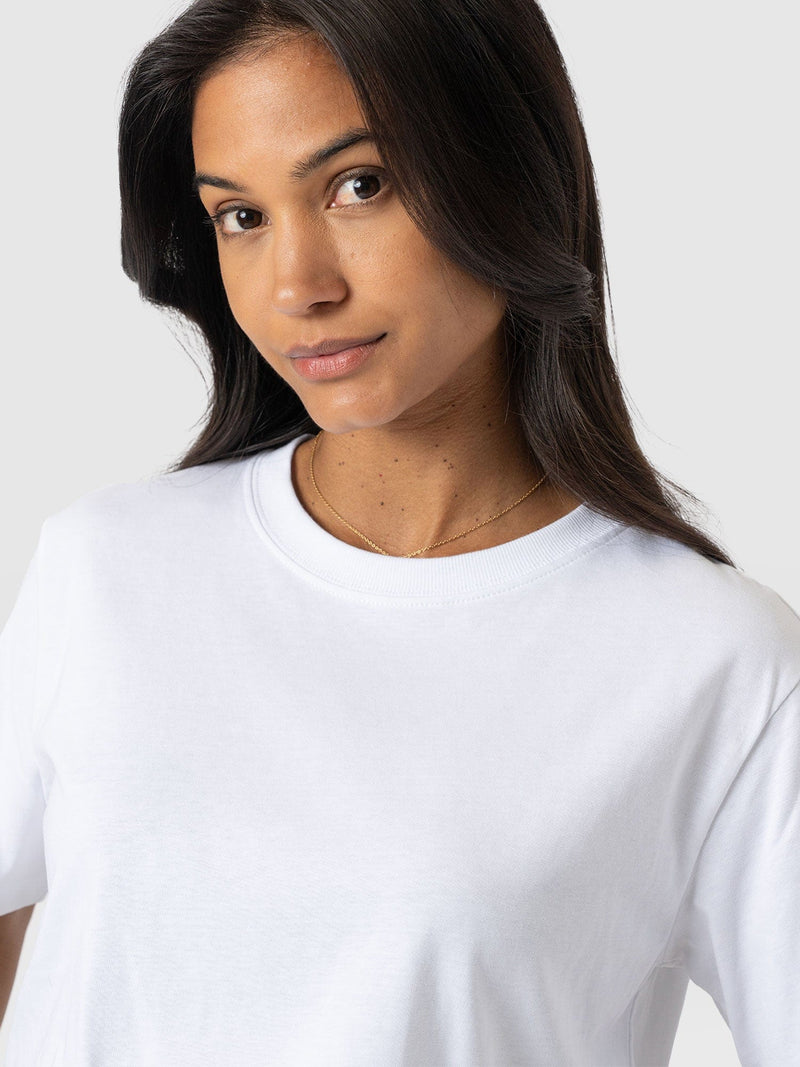 Finsbury Crew Neck Tee White - Women's T-Shirts | Saint + Sofia® EU