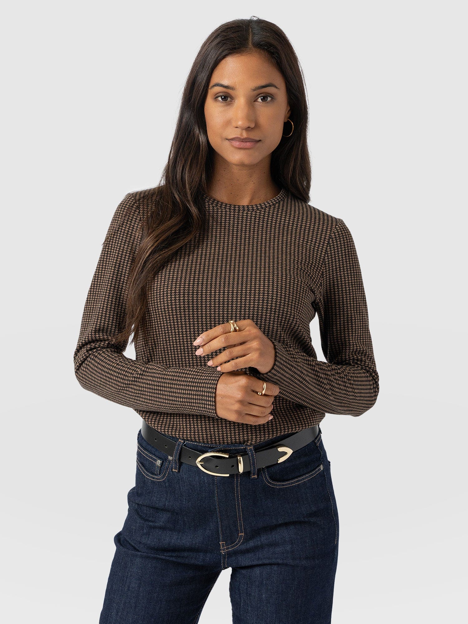 Glen Crew Neck Tee Long Sleeve - Brown Mini Houndstooth - Women's T-shirts | Saint + Sofia® EU