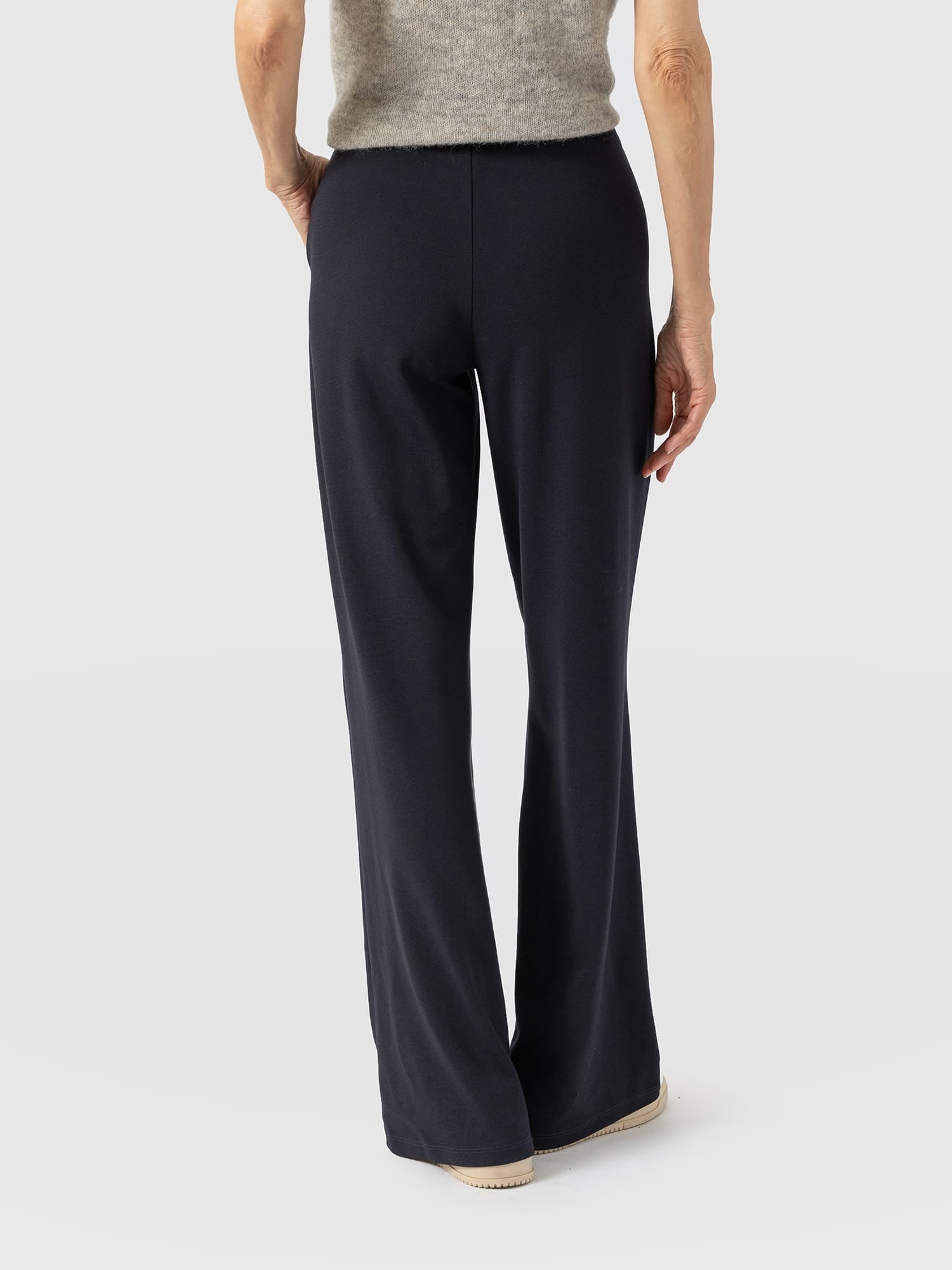 Hoxton Straight Leg Pant - Navy - Women's Trousers | Saint and Sofia® EU